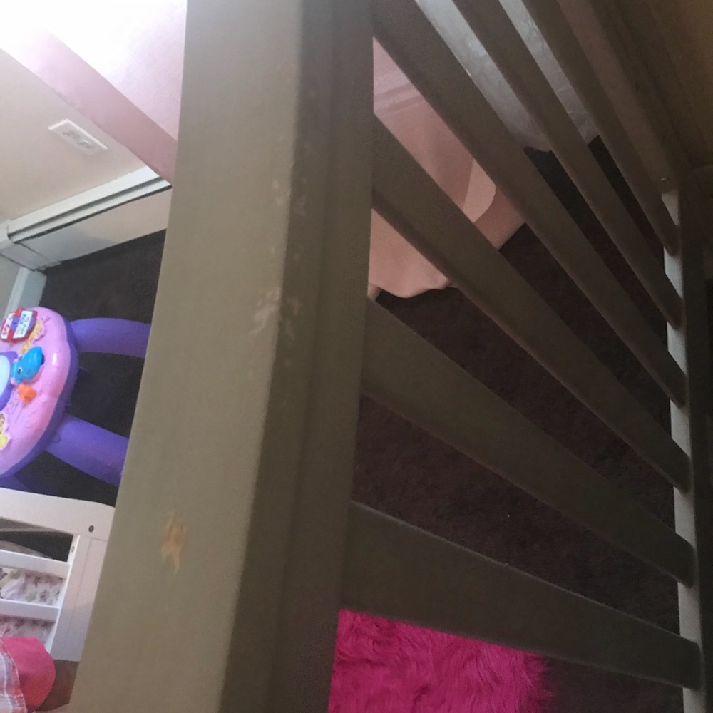 Crib - Picture 6 of 6